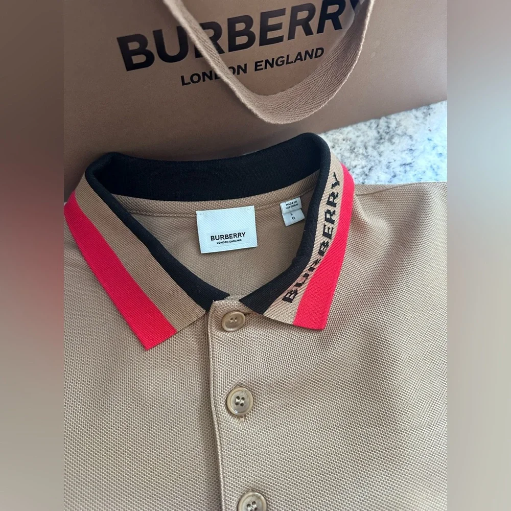 Authentic.Burberry Polo Shirt, for Men Tan and Brown Classic Elegance pre owned - Picture 5 of 10